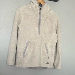 The North Face Women’s 1/4 Zip Pullover